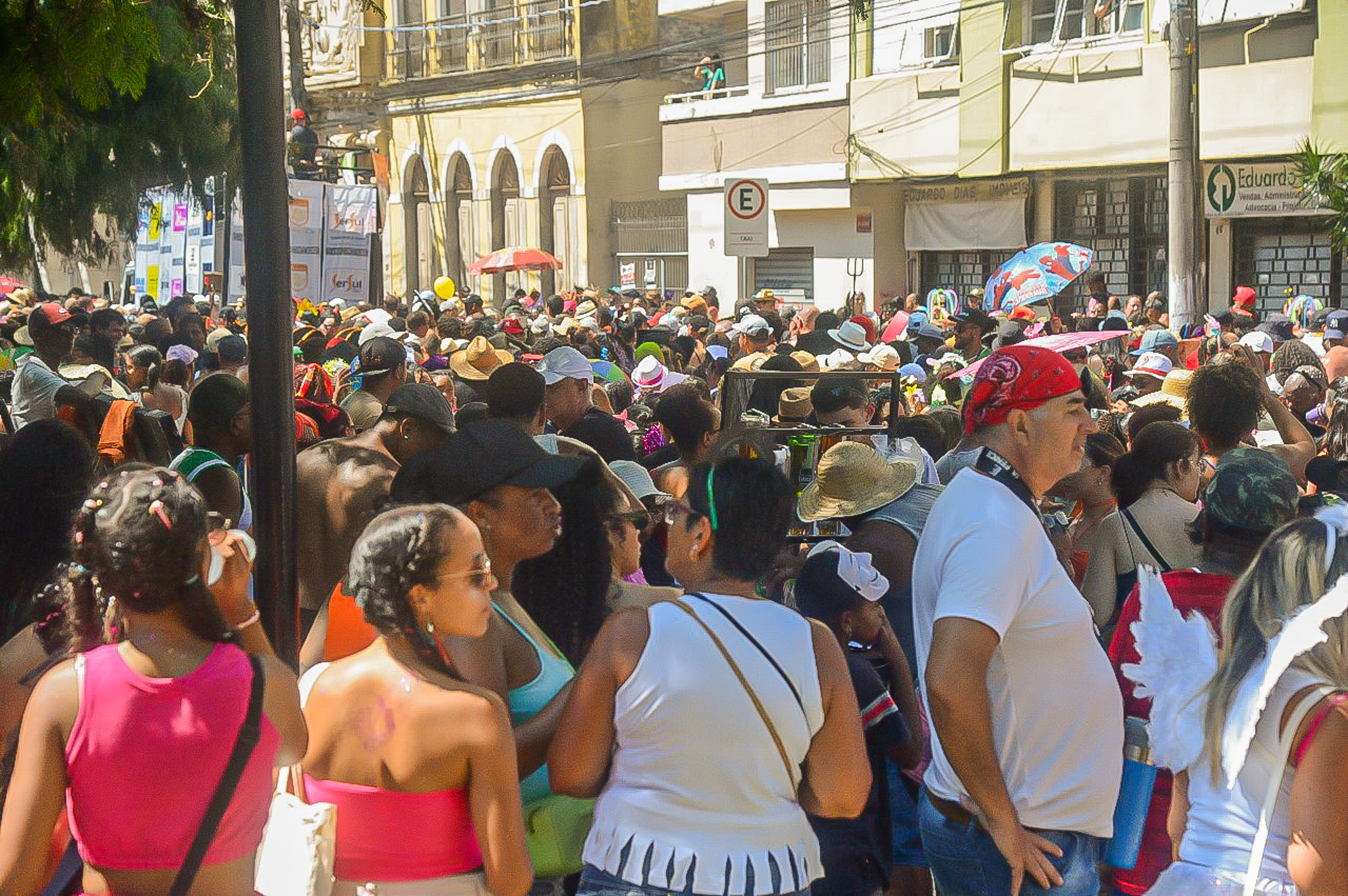 Carnaval, futebol, feira, rústica e festa de motivação irlandesa interrompem diversas vias desta sexta-feira a domingo. Confira
