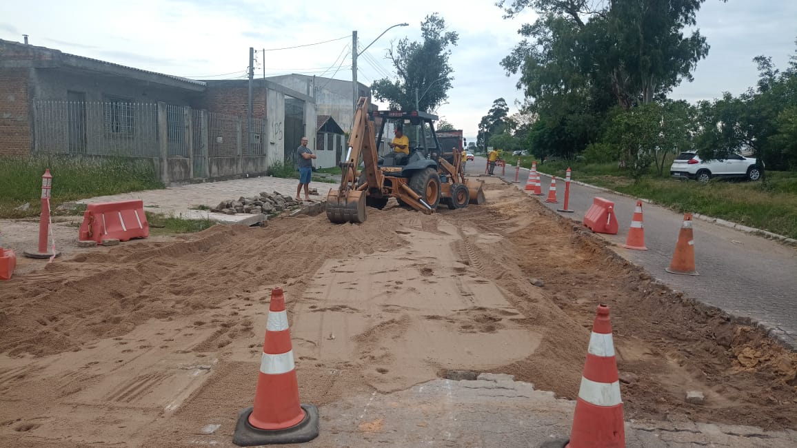 Trecho da importante via do Fragata, por onde passa o ônibus Padre Réus, vai precisar de 100 metros quadrados de pedras do tipo Unistein