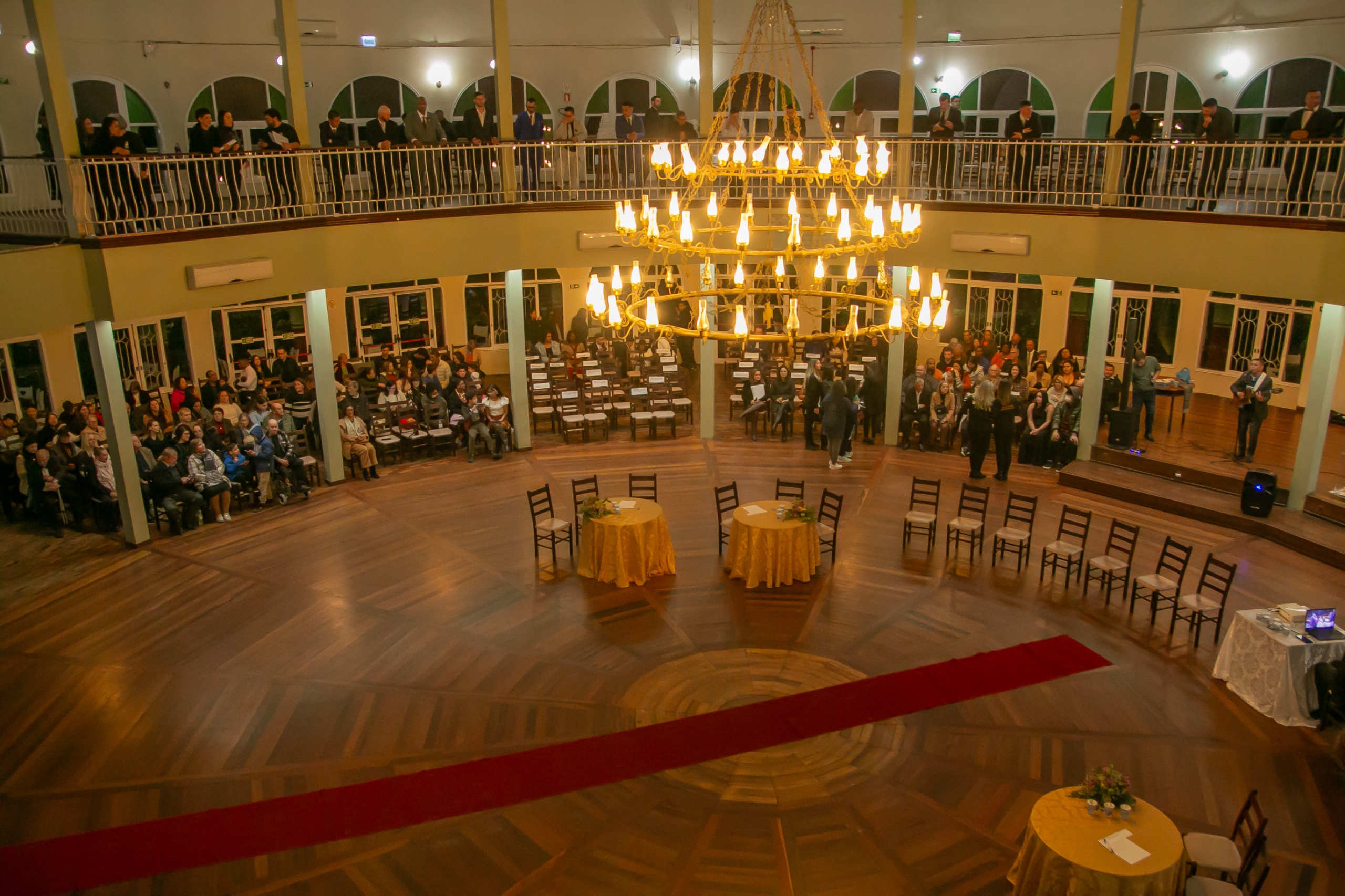 Evento promovido gratuitamente pela Prefeitura lotou o Clube Centro Português 1º de Dezembro