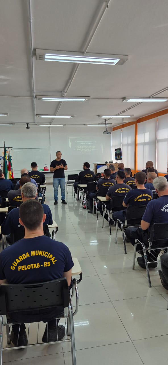 Saúde mental e integralidade na segurança foi tema de palestra para GMs