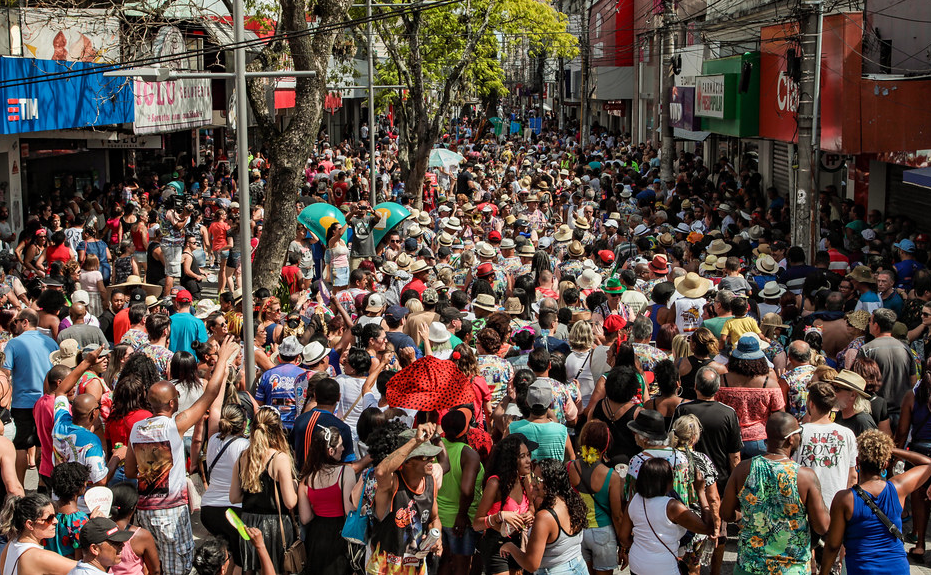 Seis blocos, dois cordões e uma banda vão animar cinco bairros e dois balneários do município