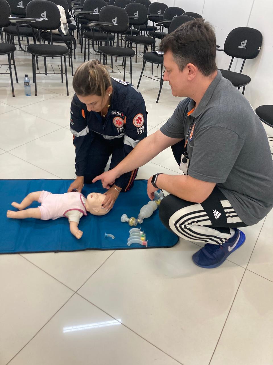 Ação qualificou profissionais da unidade para emergências e parada cardiorrespiratória