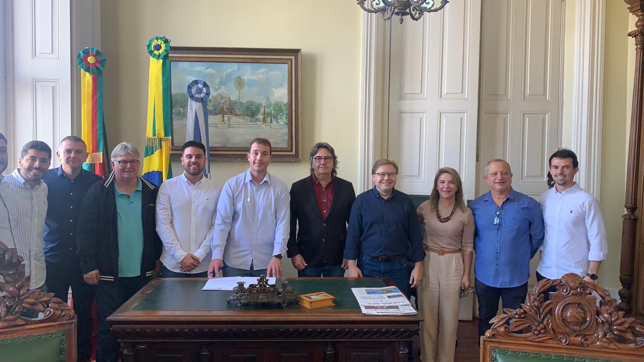 A Lei nº 7.400/2025 foi assinada nesta sexta-feira (16) no Paço Municipal