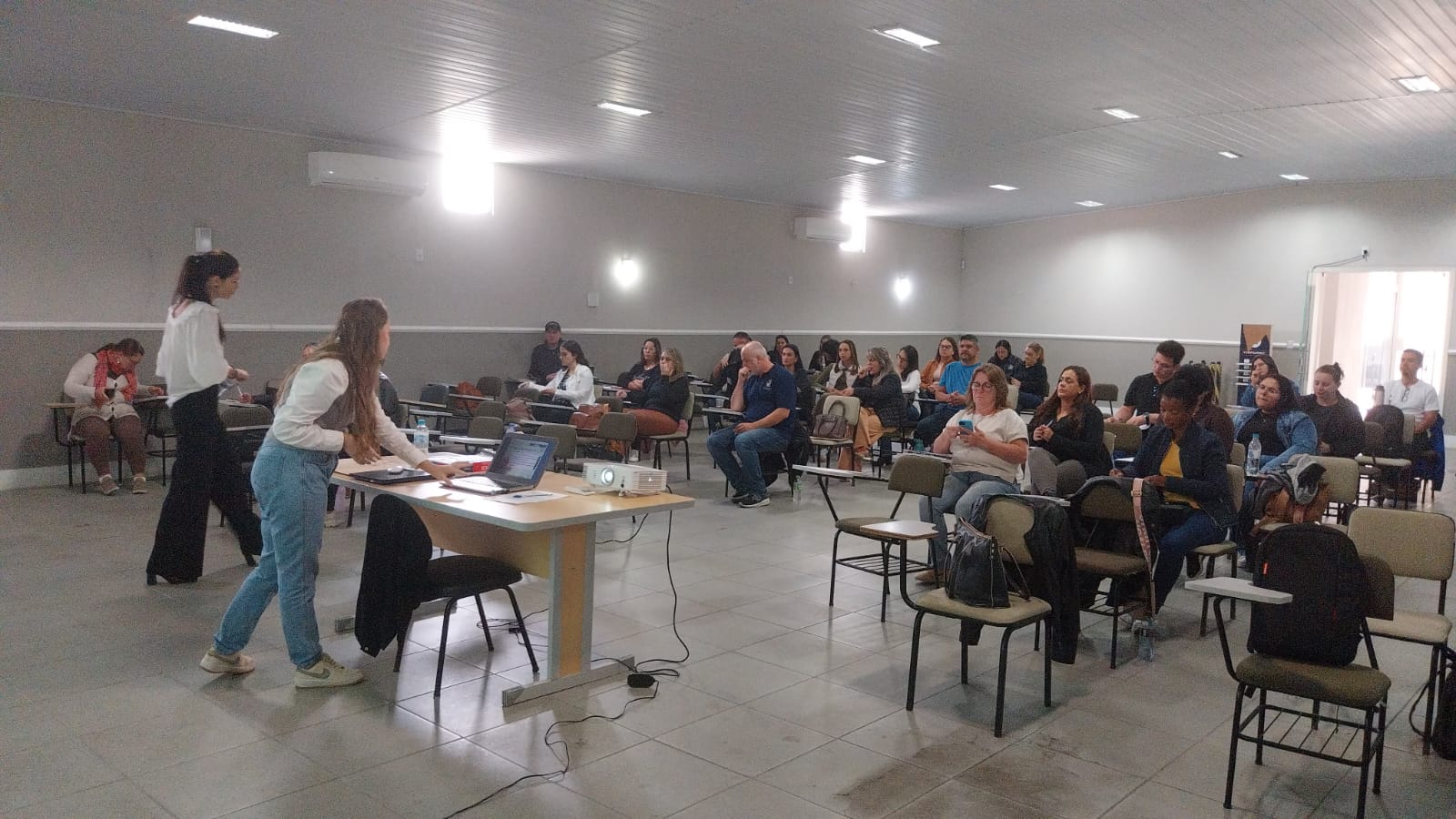 Tema versa sobre investigação de surtos de doenças de transmissão hídrica e alimentar