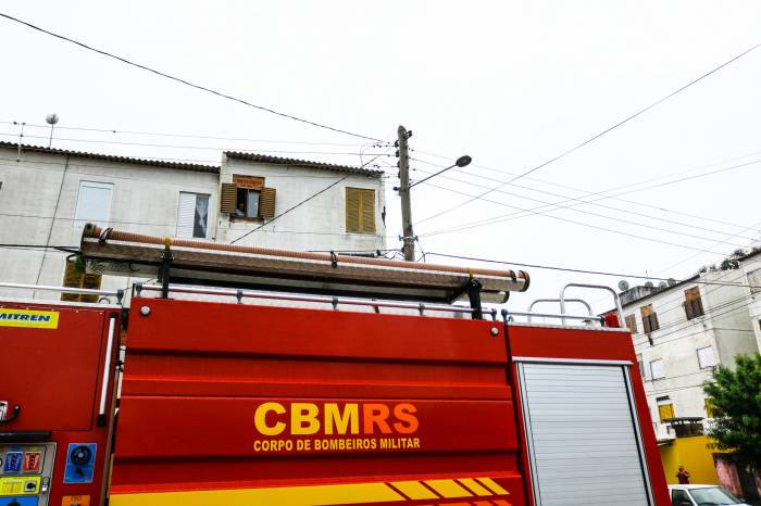 Bombeiros realizaram interdição preventiva de oito apartamentos devido a rachaduras