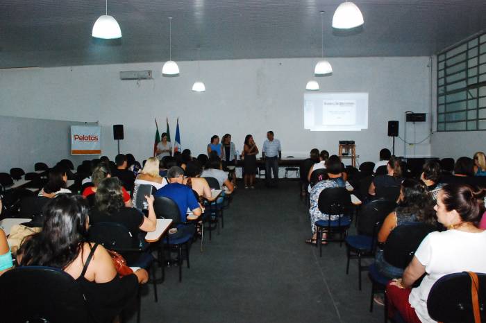 Profissionais receberam informações sobre ações no Município