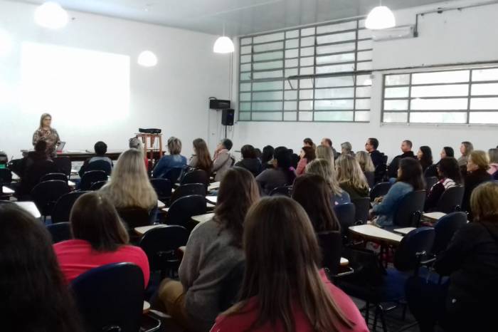 Encontro reuniu cerca de 50 docentes da rede municipal de ensino