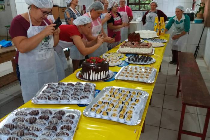Formação em Tortas e Docinhos caseiros foi sucesso e já há interessadas para próximas edições