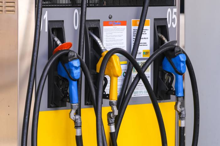 Procon registra preços da gasolina entre R$ 4,490 e R$ 4,948, em Pelotas