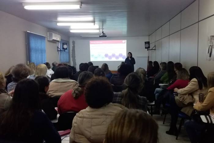Vacinação materno-infantil foi foco de capacitação e palestra, dentre outros temas