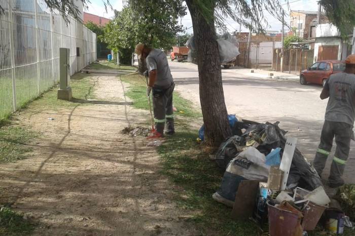 Atendimento ao público é feito exclusivamente por e-mail e telefone. Ecopontos atendem com horário reduzido e serviços externos de patrola, roçado, limpeza e ensaibramento continuam