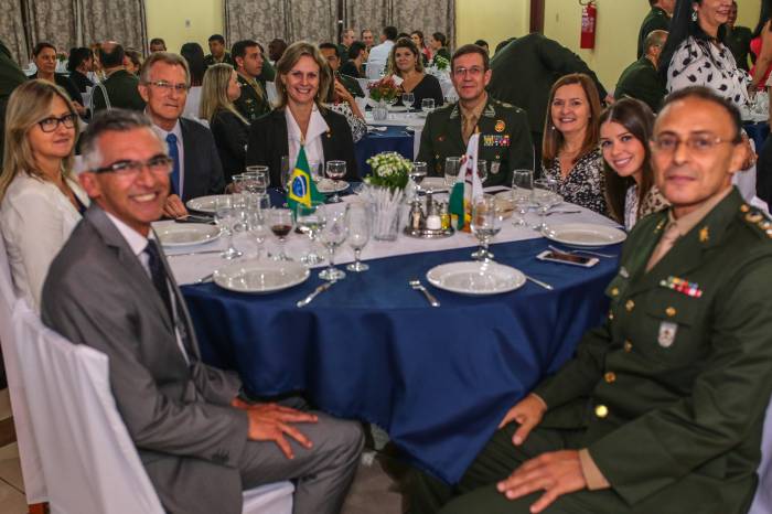 Jantar, na Vila Militar dos Oficiais, comemorou o Dia do Exército
