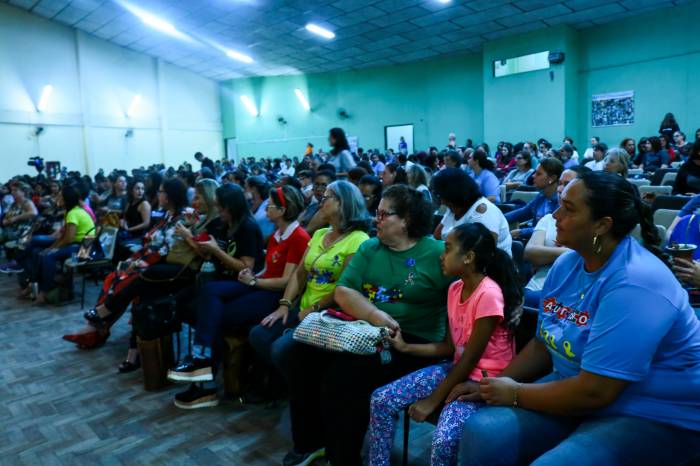 Ciclo de palestras integrou a 6ª Semana Municipal de Conscientização sobre o Autismo