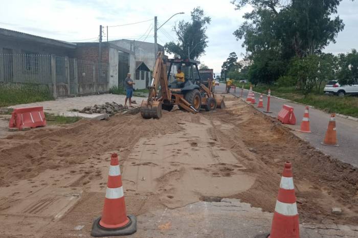 Trecho da importante via do Fragata, por onde passa o ônibus Padre Réus, vai precisar de 100 metros quadrados de pedras do tipo Unistein