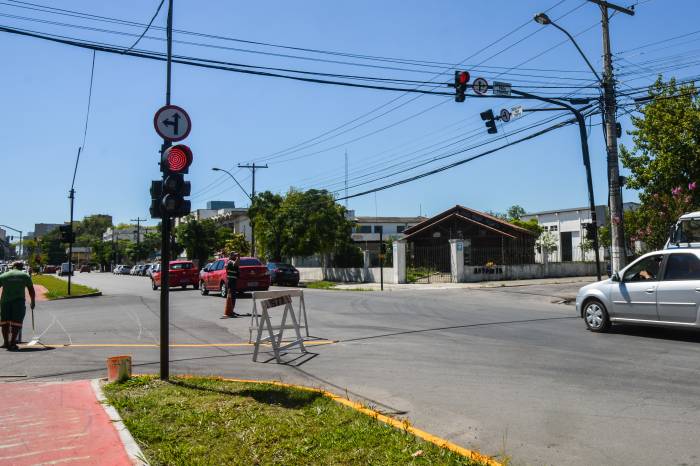 Sistema de três tempos irá ofertar mais segurança para os pedestres que cruzam a via