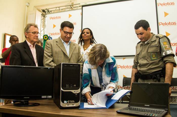 Cessão de equipamentos foi encaminhada pela Câmara de Vereadores. Máquinas vão qualificar o trabalho administrativo na zona rural e o projeto de prevenção às drogas da Brigada Militar