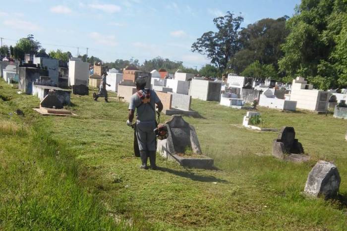 Equipes atuaram na Sanga Fundo, com o recolhimento de entulhos e limpeza de valetas