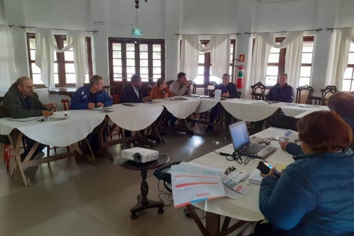 Na pauta, informes gerais e reforço de convite para festas municipais do interior
