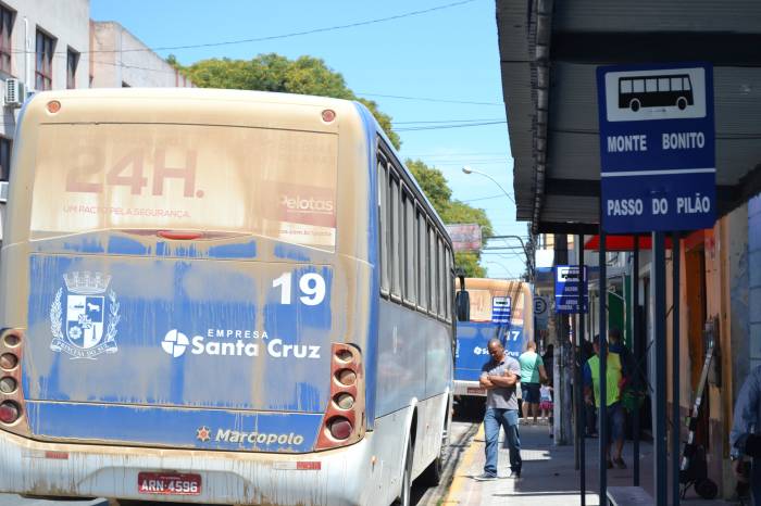 Instalação de placas novas se concentrou nos pontos da rua General Neto, dando mais visibilidade às linhas