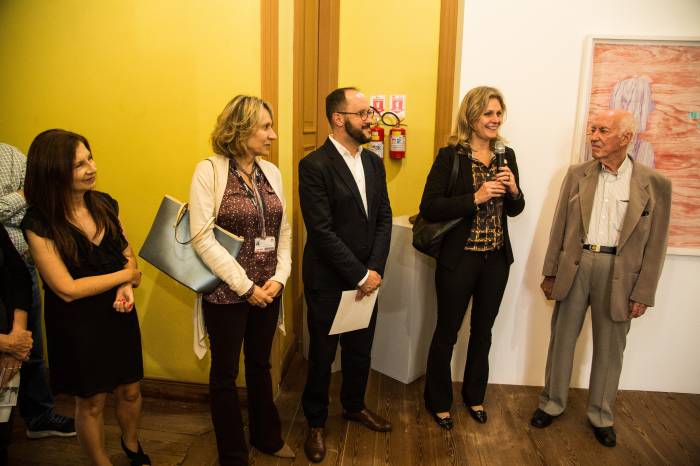 Prefeita Paula e secretário Giorgio Ronna prestigiaram a abertura de "Constelações e Fronteiras Dissipadas" na noite de quarta