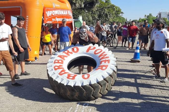 Evento promovido pela Prefeitura contou com a participação de 12 atletas que realizaram o circuito de provas; entre elas, tracionamento de caminhão e tombamento de pneus de tratores