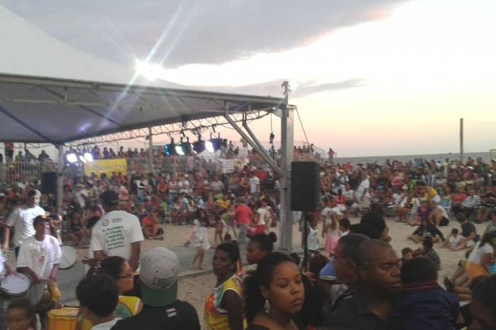 Mais de 20 atrações gratuitas vão passar pelo palco, que será montado perto da arena do Sesc, a partir das 14h