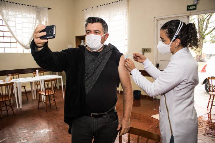 Mais de 1,5 mil moradores de Pelotas concluem a imunização