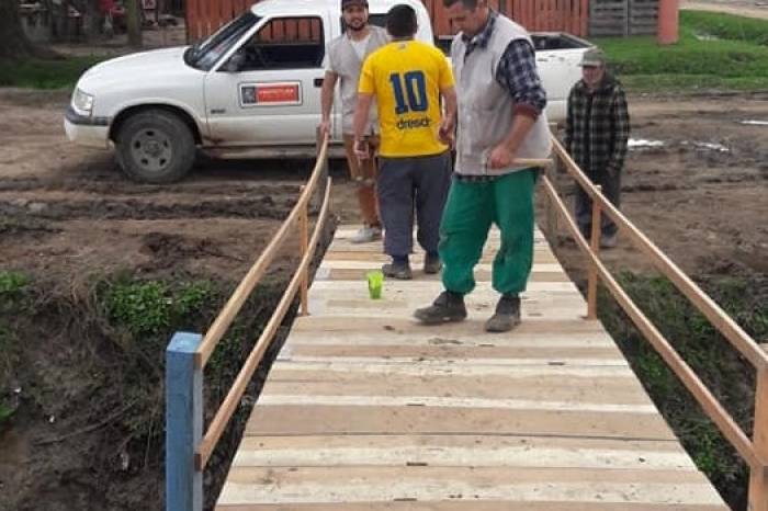 Em substituição à antiga, que estava bastante danificada, a nova travessia trará mais segurança à comunidade do bairro