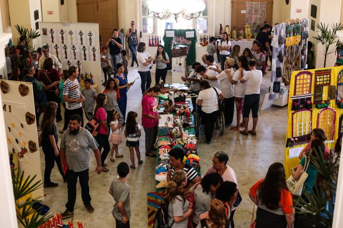 Evento conta com exposição no Paço Municipal e apresentações na Feira do Livro