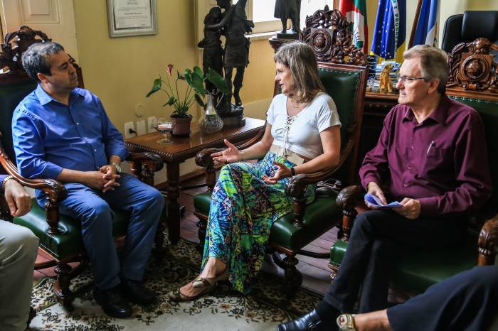 Deputado federal e ex-ministro do Trabalho, Ronaldo Nogueira visitou Paula e Idemar e anunciou as emendas