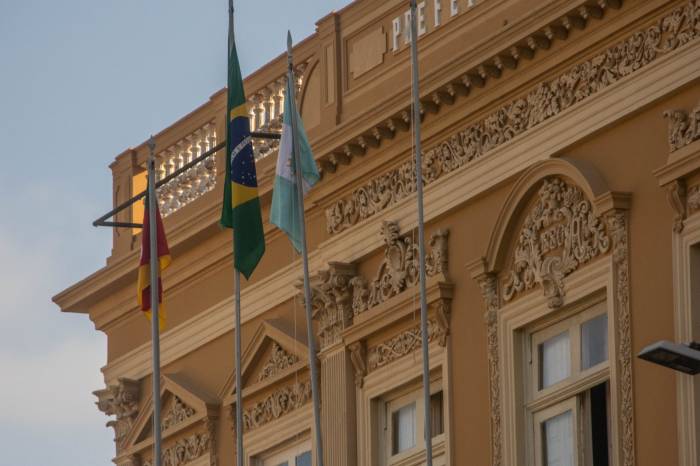 Decretado ponto facultativo em 5 de junho