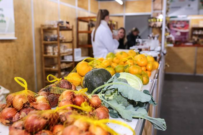 Contrato visa o fornecimento de alimentos frescos para os serviços da Assistência Social. Pagamento será feito pelo Governo Federal, diretamente aos agricultores