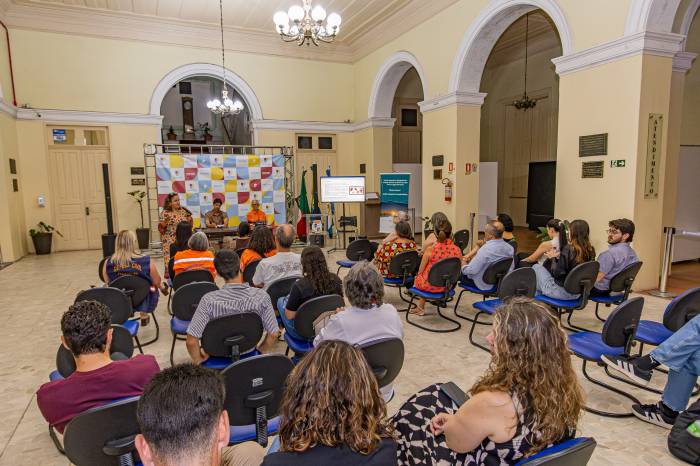 Copsul finaliza programação com mesa redonda no hall da Prefeitura