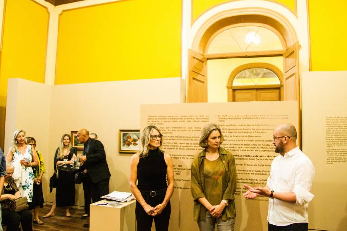 Abertura foi nessa quarta. Curadora, a partir de pesquisa, doou – ao Museu de Arte Leopoldo Gotuzzo – relíquias encontradas sobre a vida e carreira do pelotense