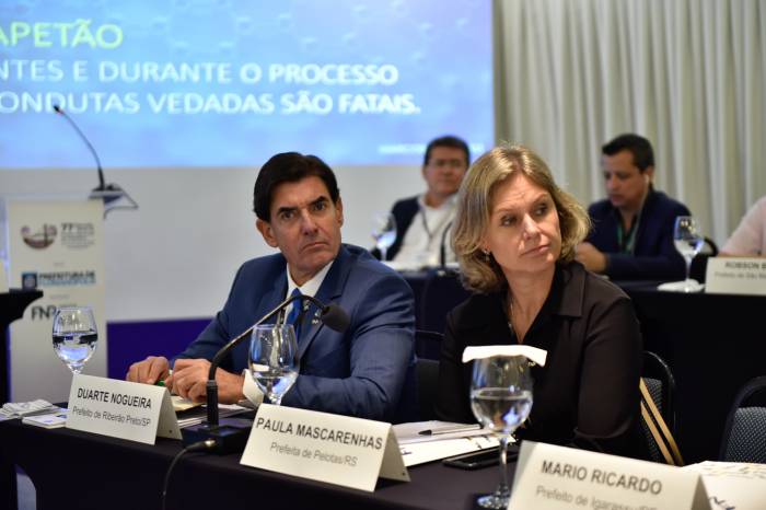 Entre os temas debatidos no evento, os planos de contingência para o Covid-19 (coronavírus), segurança pública e as reformas tributária e administrativa