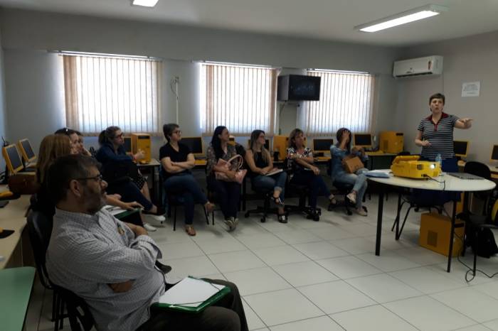 Objetivo dos encontros é instrumentalizar os docentes e enriquecer suas práticas pedagógicas