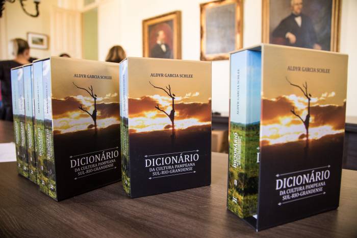 Obra de Aldyr Garcia Schlee eterniza a linguagem e a cultura de quem vive no Rio Grande do Sul