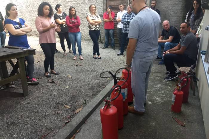 Teoria e prática em casos de sinistro foram abordados durante atividade voltada aos servidores