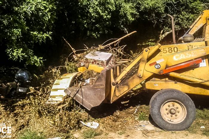 Pela manhã, a equipe concentrou as ações no prolongamento da avenida Adolfo Fetter