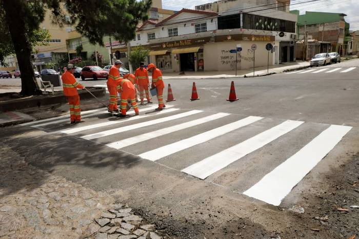 Primeiro trecho da requalificação já conta com pintura termoplástica nas faixas de travessia de pedestres e nas setas