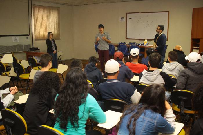 Jovens do Laranjal, Getúlio Vargas e Navegantes participam de capacitação para o primeiro emprego
