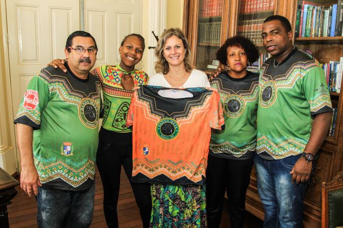 Paula recebeu a visita de representantes da Banda Carnavalesca Cultural e Recreativa Meta, da Guabiroba