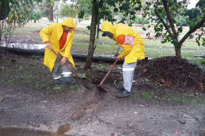 Serviços Urbanos também recolheram mais de 90 cargas de entulho e, após as chuvas, retomaram o patrolamento