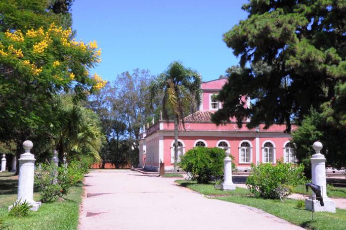 Prefeitura conclui nova iluminação do Parque da Baronesa