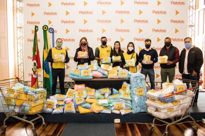 Representantes da Igreja de Jesus Cristo dos Santos dos Últimos Dias realizaram a entrega no Salão Nobre