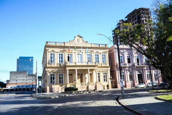 Salários são pagos sempre no último dia útil do mês