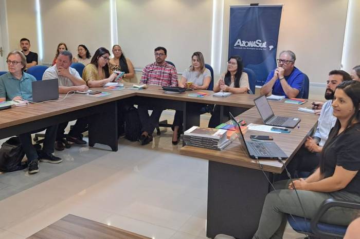 Encontro entre secretários de Educação abordou o calendário da instituição para este ano junto com algumas orientações