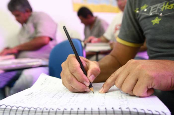 Dia 30 também é o prazo final para rematrículas e transferências; aulas das etapas iniciais ocorrerão em cinco escolas do município no ano que vem