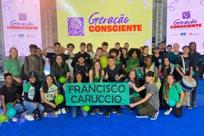 Com 18 escolas municipais e cinco estaduais, público alvo do programa são estudantes da rede pública do 8° e 9° ano do Ensino Fundamental, e 1° ano do Ensino Médio
