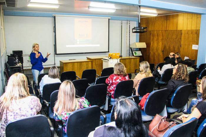 Um dos assuntos discutidos foi o bullying no ambiente escolar.
